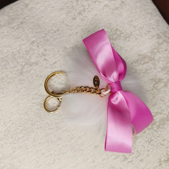 UGG HOLIDAY KEY CHAIN - Picture 3 of 9